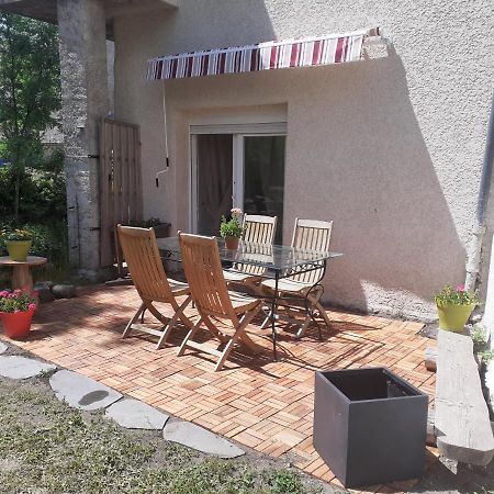 Appartement Rez De Chaussee Avec Terrasse Et Jardin Tence Exteriör bild