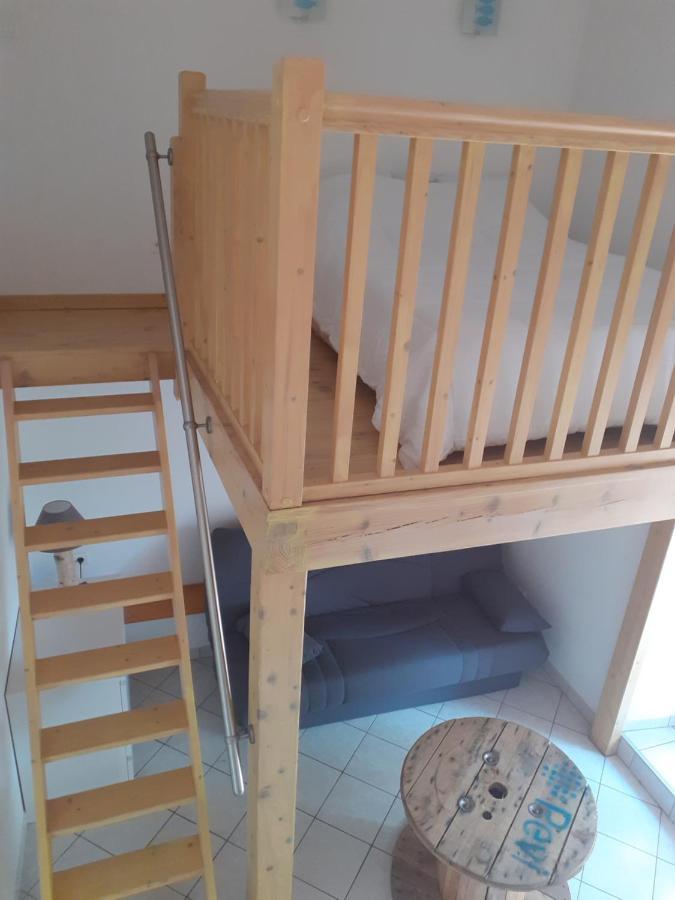 Appartement Rez De Chaussee Avec Terrasse Et Jardin Tence Exteriör bild