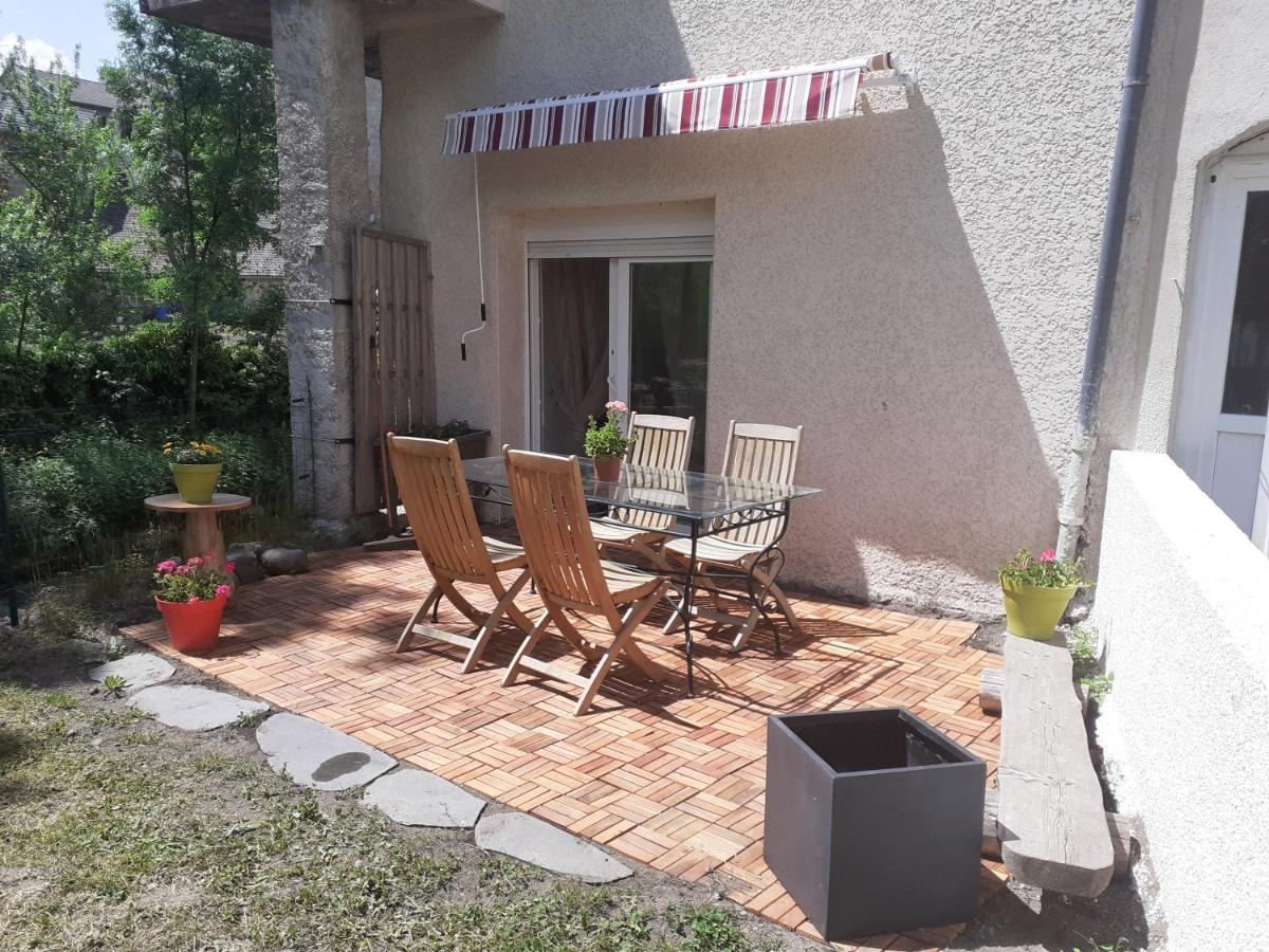Appartement Rez De Chaussee Avec Terrasse Et Jardin Tence Exteriör bild