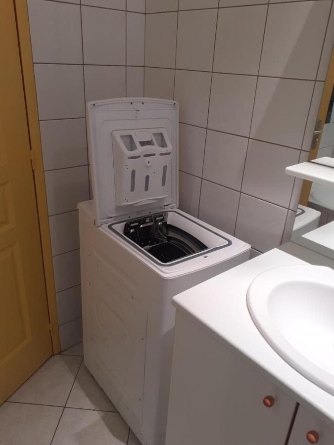 Appartement Rez De Chaussee Avec Terrasse Et Jardin Tence Exteriör bild